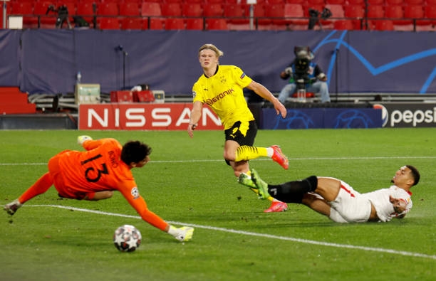 Ngôi sao Haaland thể hiện xuất sắc trong trận Sevilla vs Dortmund