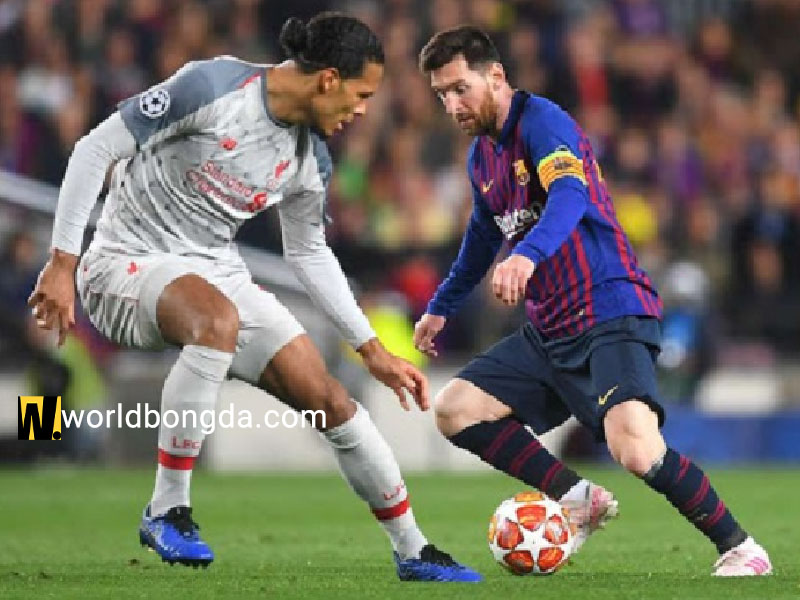 Messi dùng kỹ thuật dắt bóng qua người